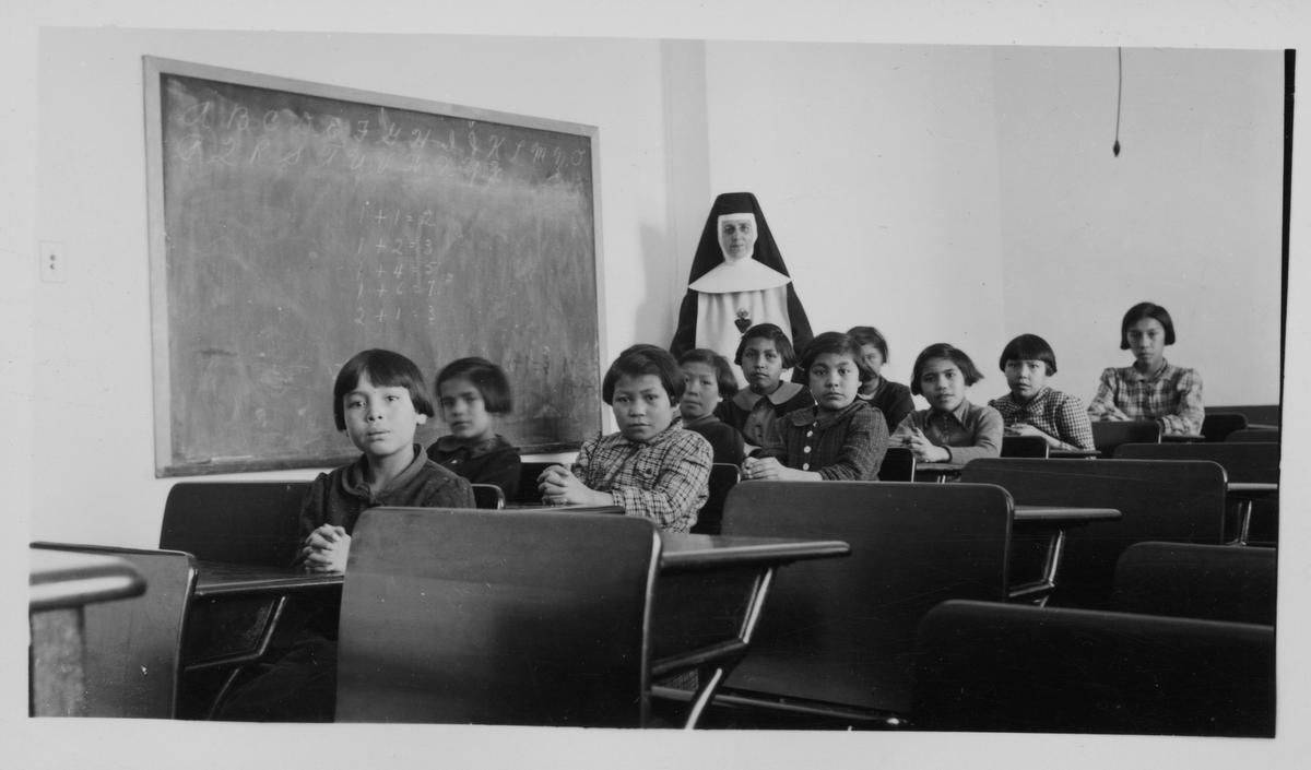What is a Difference Between Day Boarding Schools And Residential Schools?